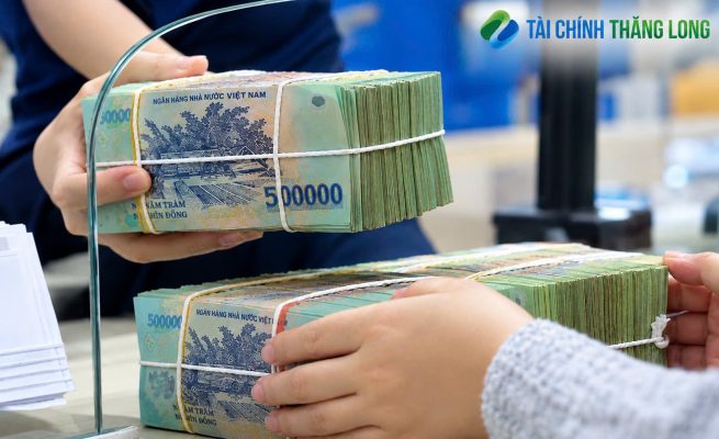 CMTC Thăng Long hỗ trợ khách hàng chuẩn bị sổ tiết kiệm phục vụ hồ sơ chứng minh tài chính.